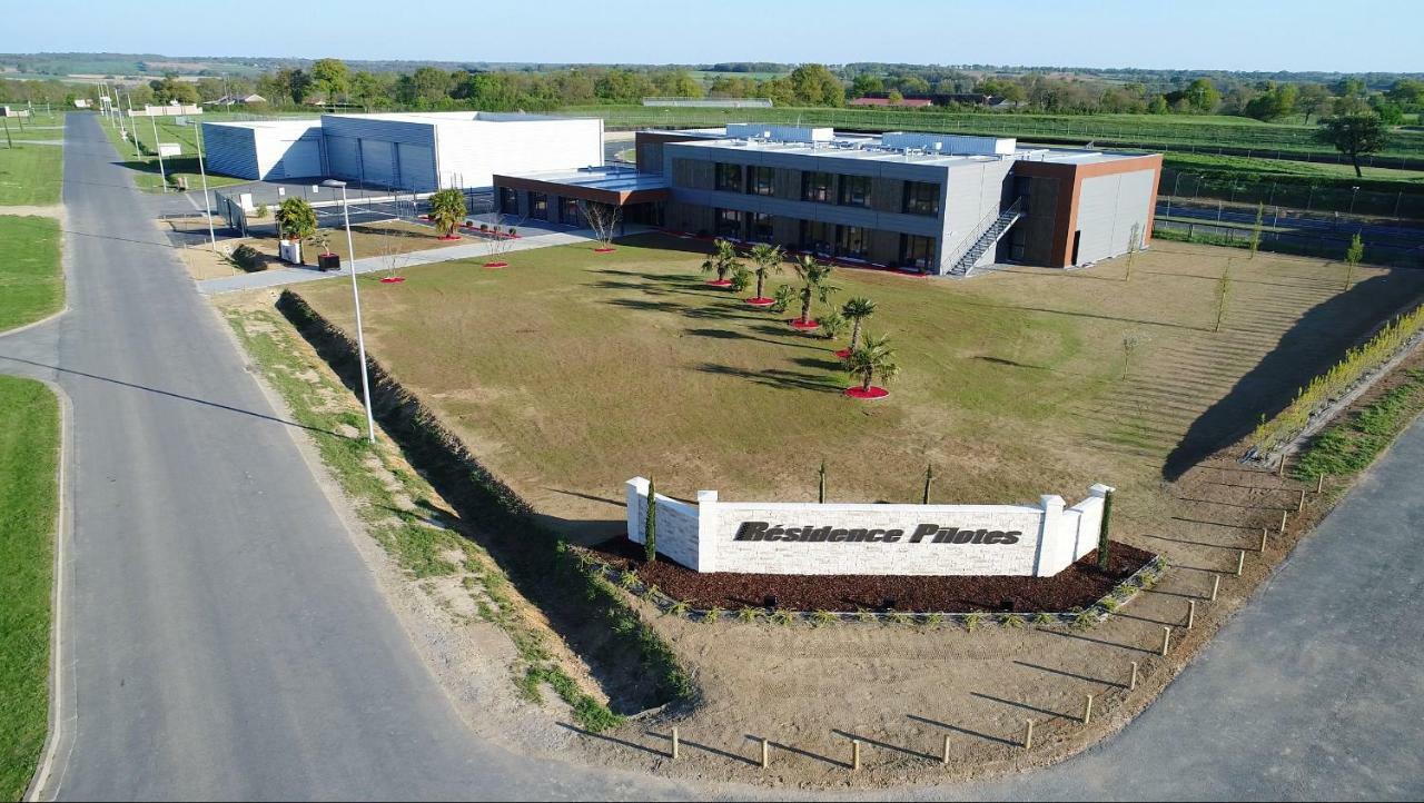 Residence Des Pilotes Le Vigeant Экстерьер фото
